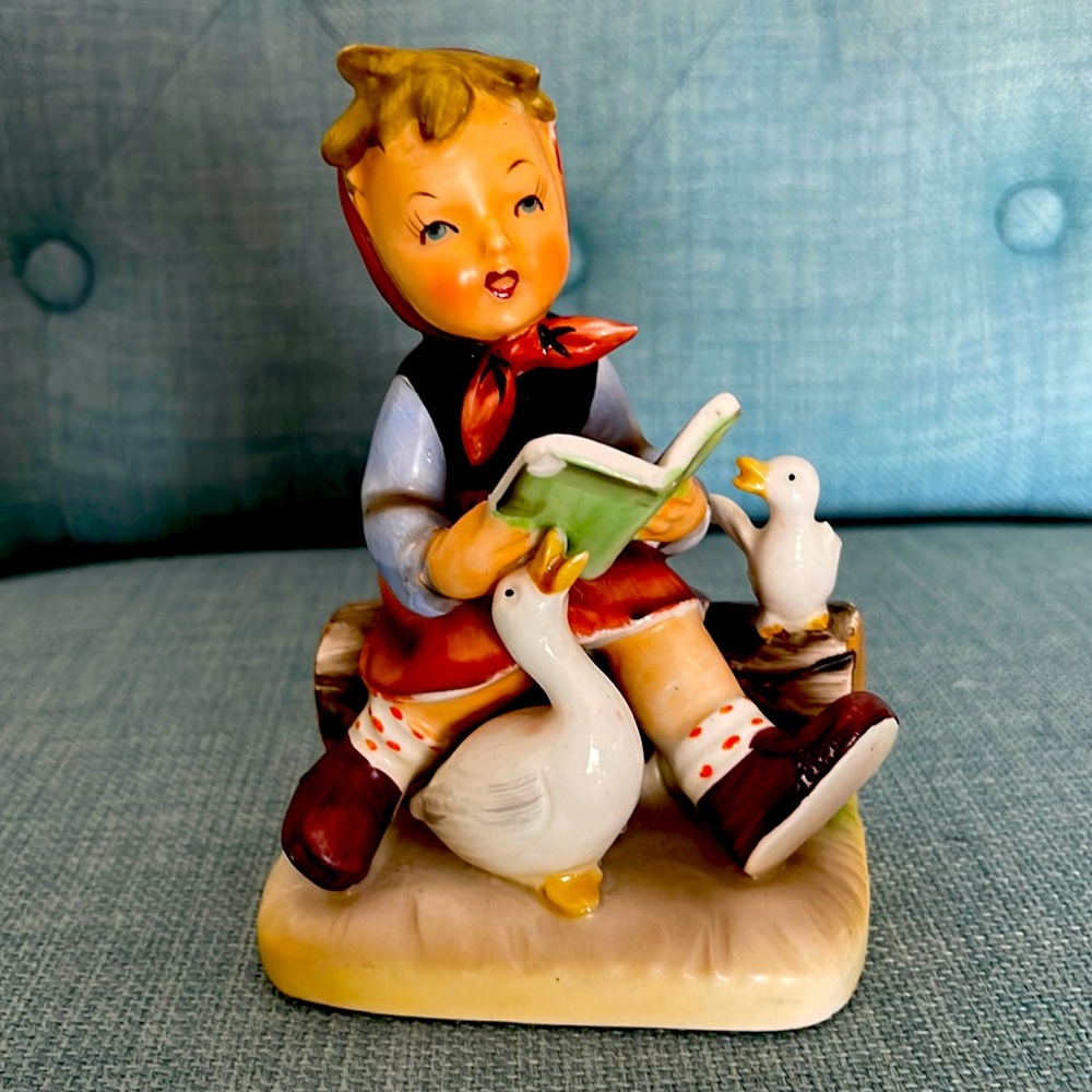 Vintage Nikoniko EW Hand Painted Little Girl Singing to her Ducks Figurine Japan